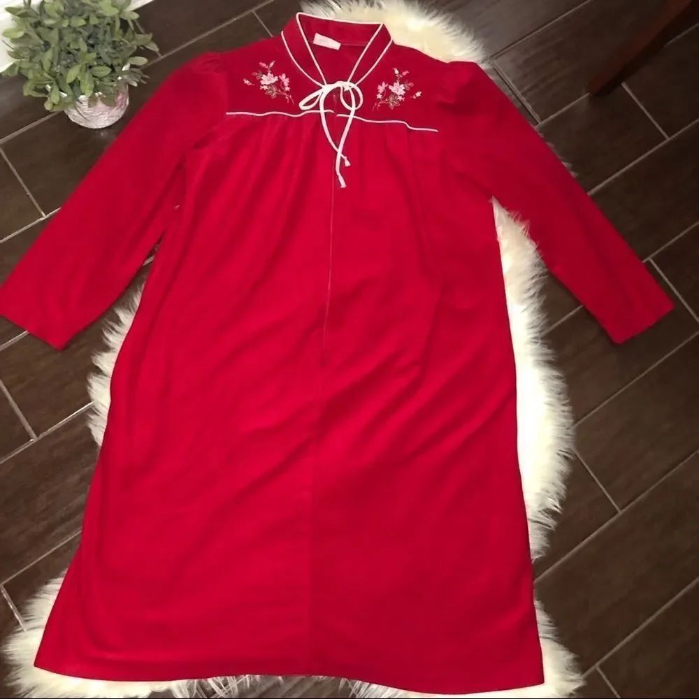 JCP vintage cranberry 3/4 zip robe sz large